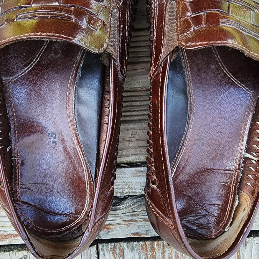 Men's Dress Huarache Size Listed as a 10M, runs big fits like a 10.5 to 11D - Picture 2 of 5